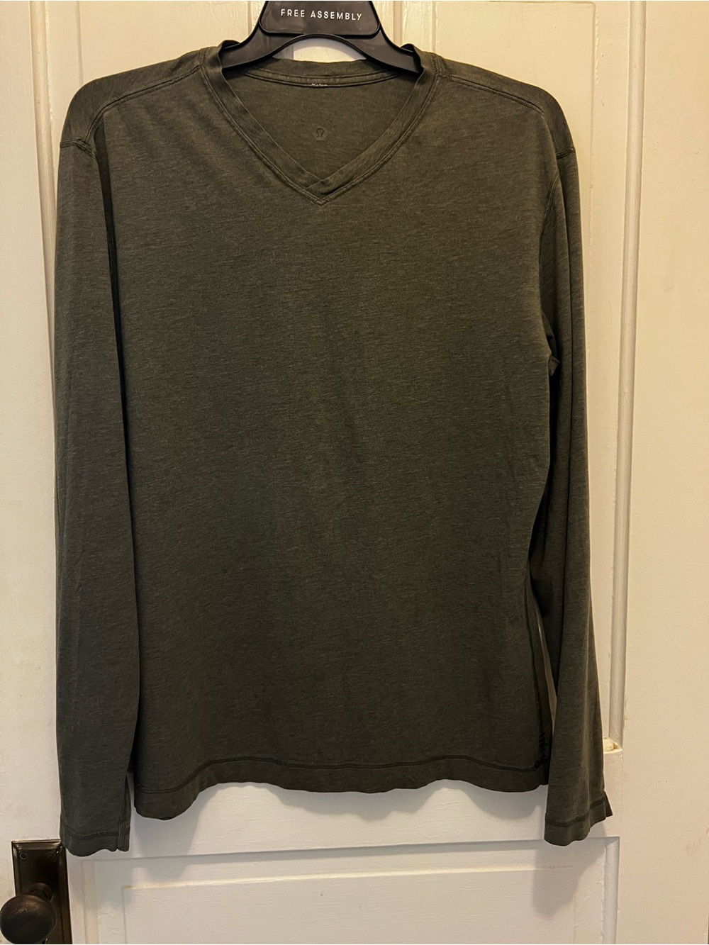 lululemon athletica Men's V-Neck Long Sleeve Shirt - Olive